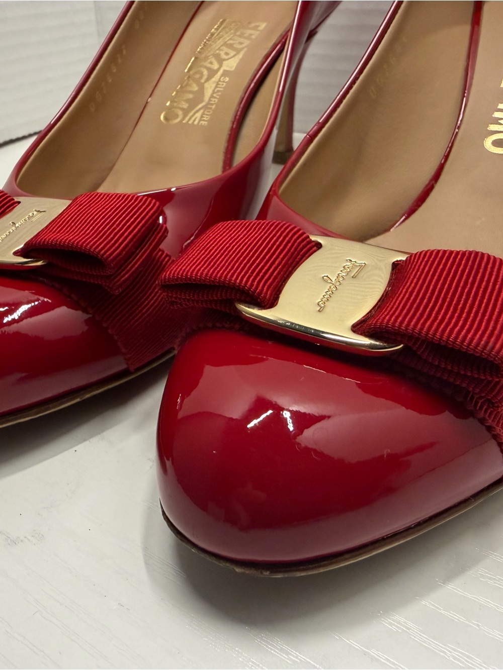 Salvatore Ferragamo CARLA 70 Patent Ribbon Pump Red 9-1/2 C - Picture 2 of 16